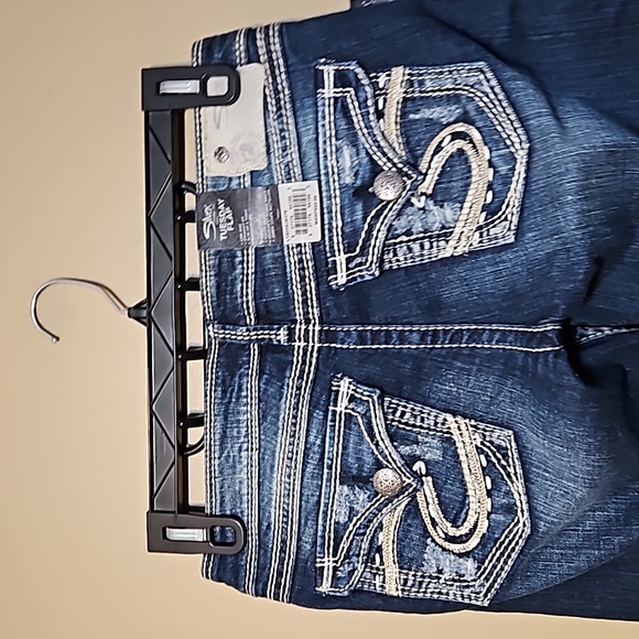 NWT Silver Bootcut Distressed Jeans - Picture 8 of 16